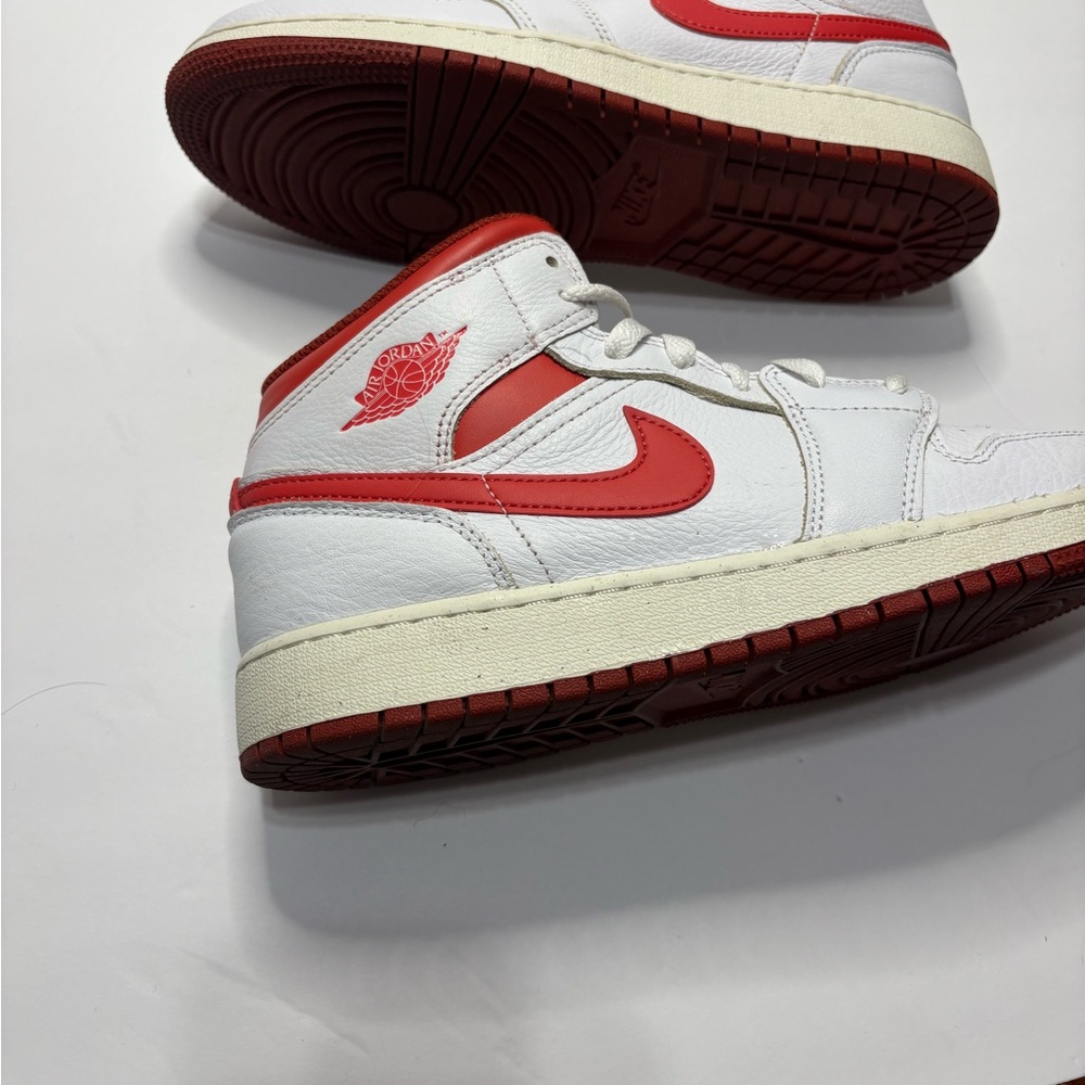 Nike Jordan 1 Mid SE White Dune Red Size 6.5 - Picture 2 of 13